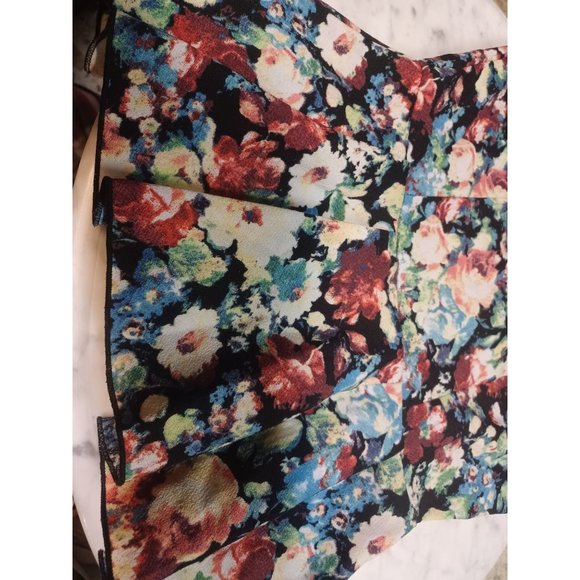 A'Gaci Women's Summer Top Low Back Sleeveless Small Floral - Picture 3 of 3